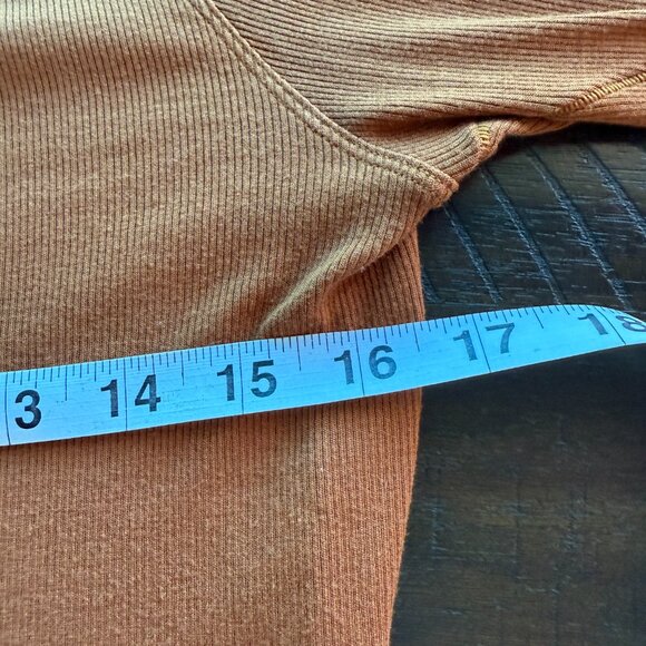 Lululemon butternut brown color probably size 10 super SOFT !!!  MINT crewneck - Picture 3 of 5